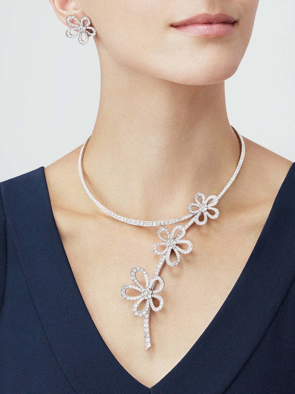 Flowerlace Earrings - 18K White Gold