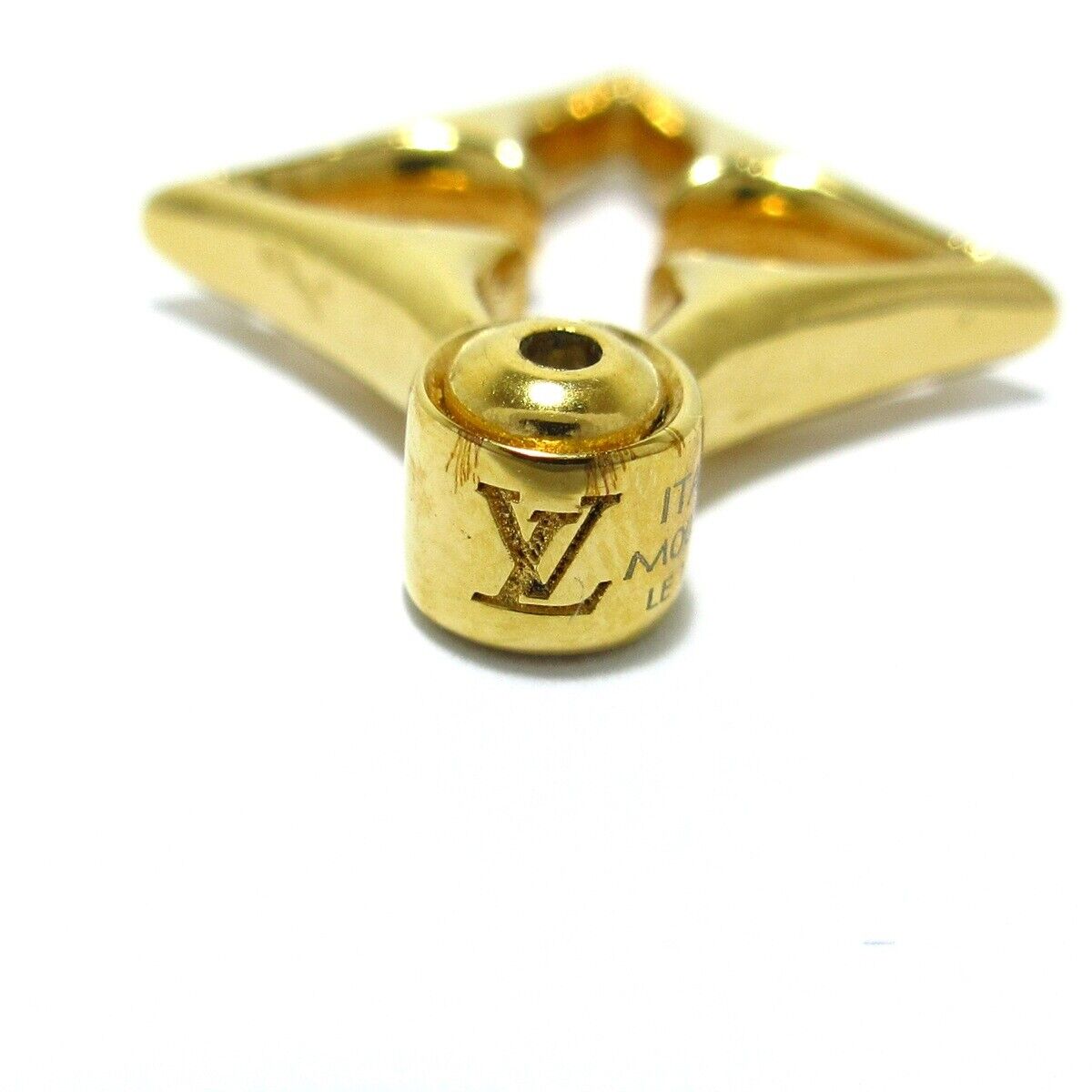 Louis Vuitton Flower Gram Earrings - 18K Yellow Gold