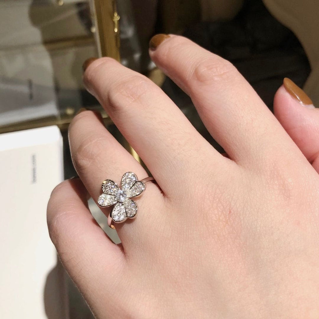 Frivole Ring - 18K White Gold