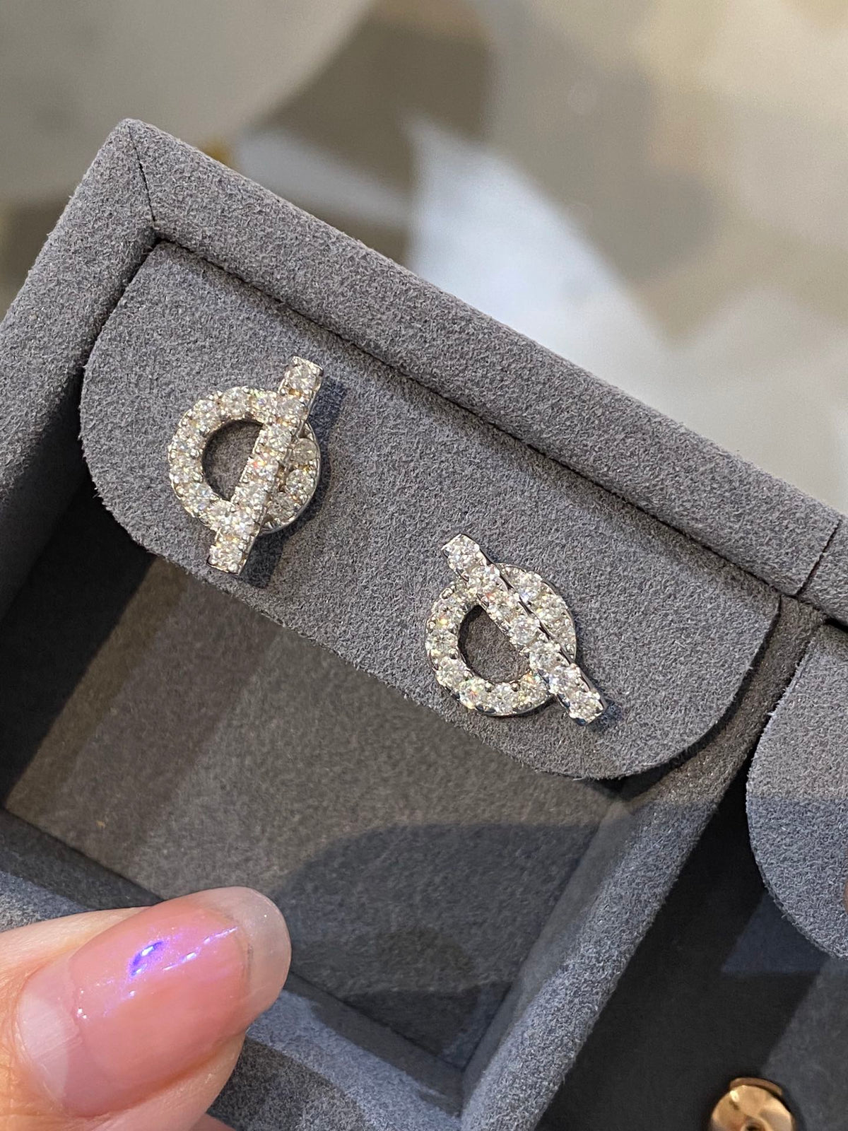 Hermes Finesse Moissanite Stud Earrings