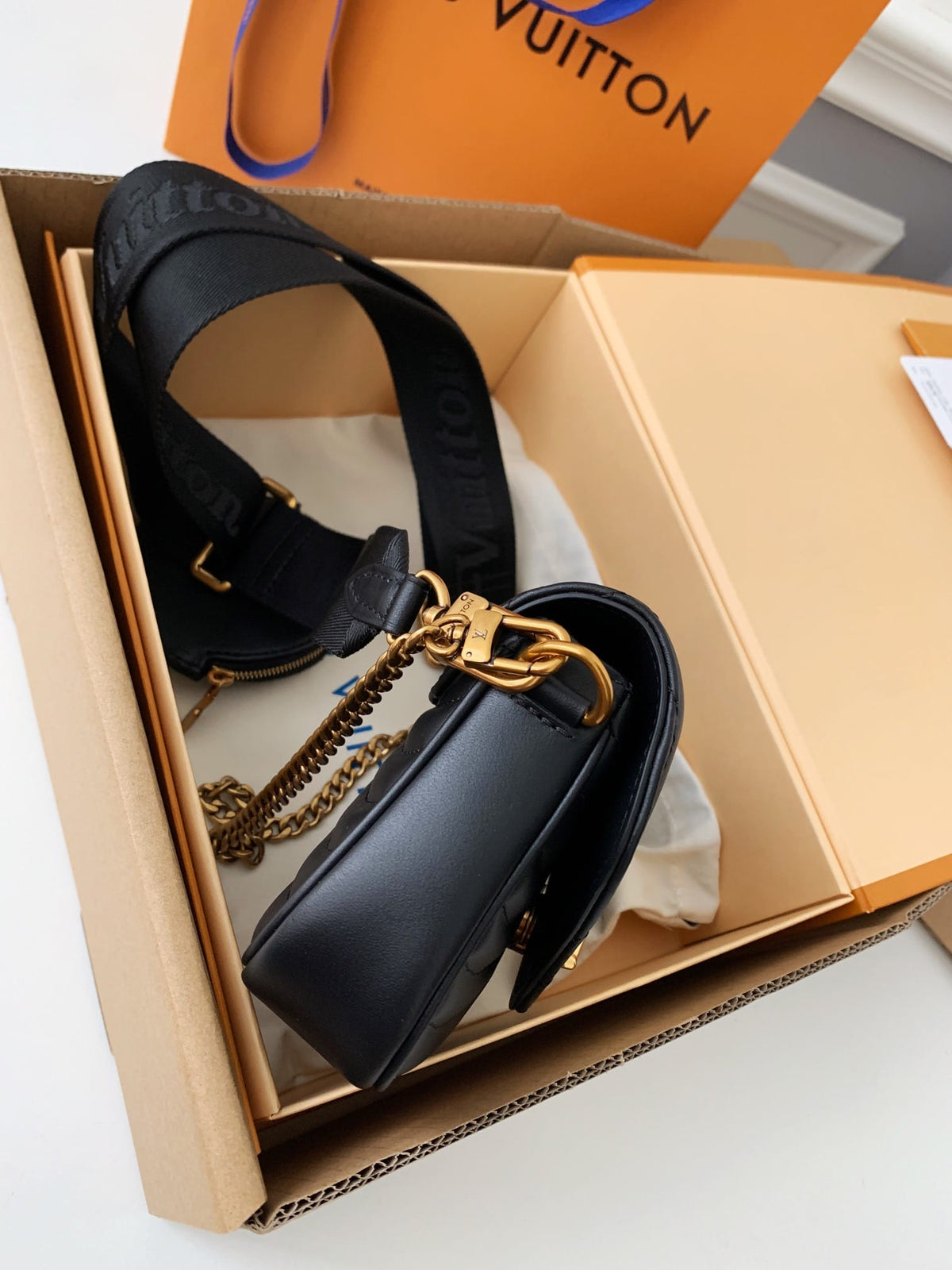 Louis Vuitton New Wave Multi-Pochette Handbag - Black