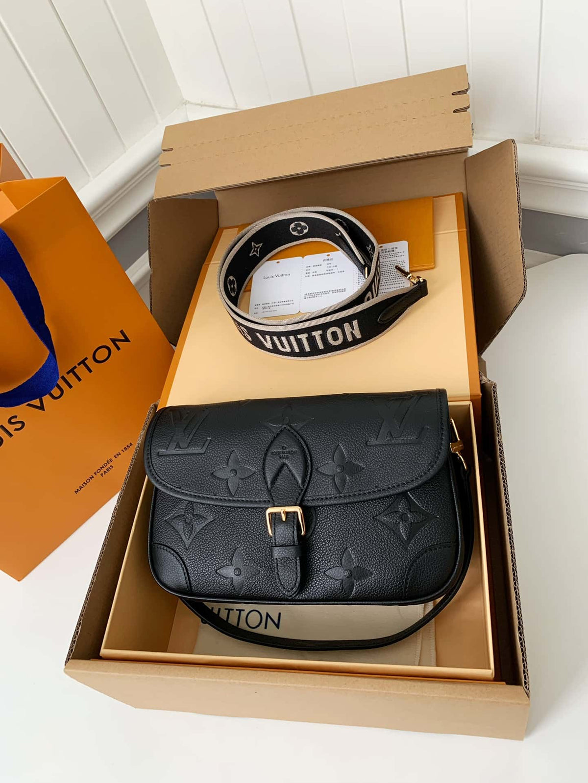 Louis Vuitton LV Diane Handbag - Black