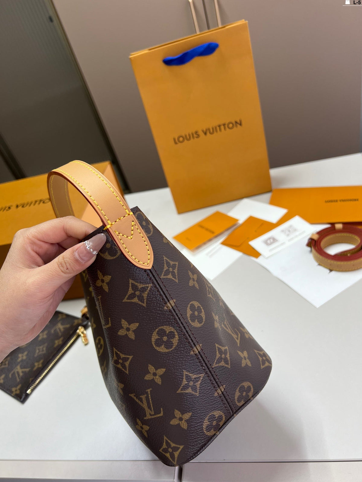 Louis Vuitton LV Vintage Bucket Tote Bag - Brown