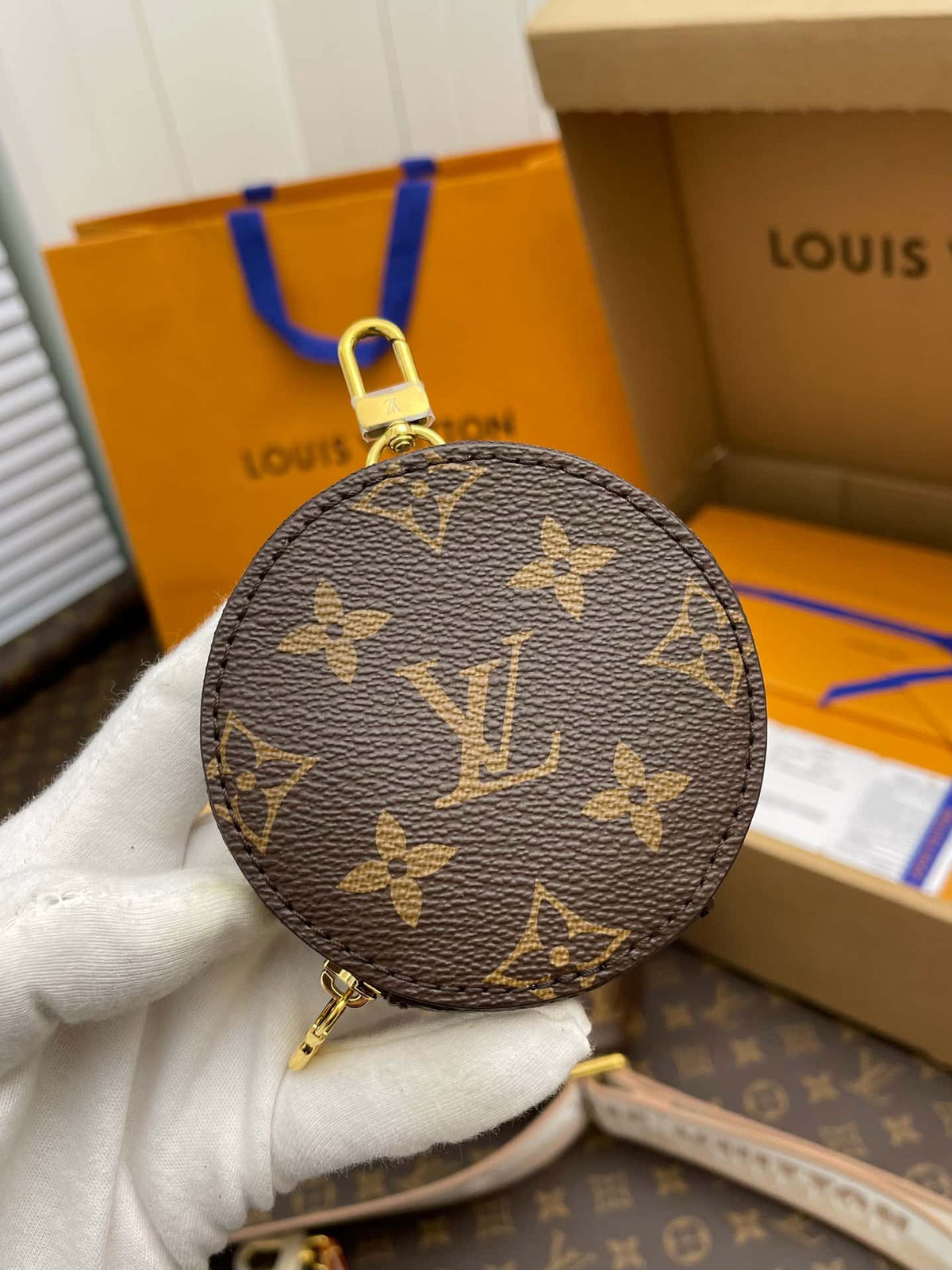 LV Neverfull MM Monogram Canvas Tote Shoulder Bag with Leather Trim and Pouch - Brown