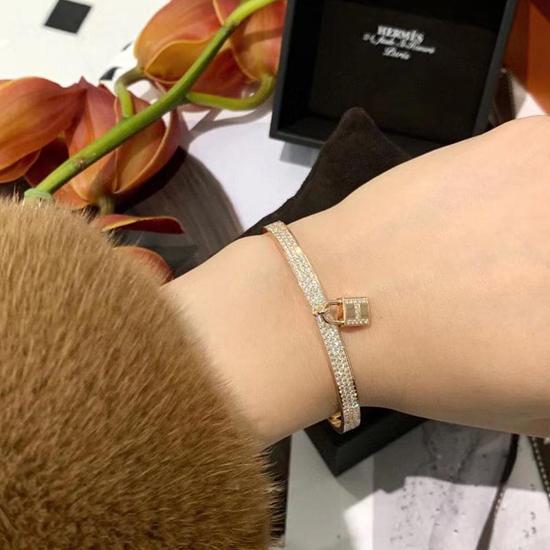 Hermes Kelly Clochette Moissanite Bracelet - 18K Yellow Gold