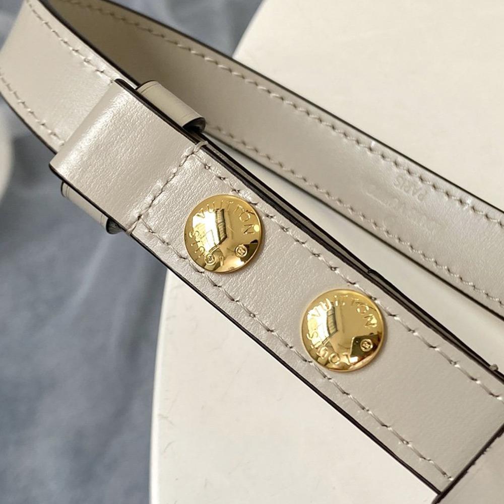 LV Dauphine MM Handbag