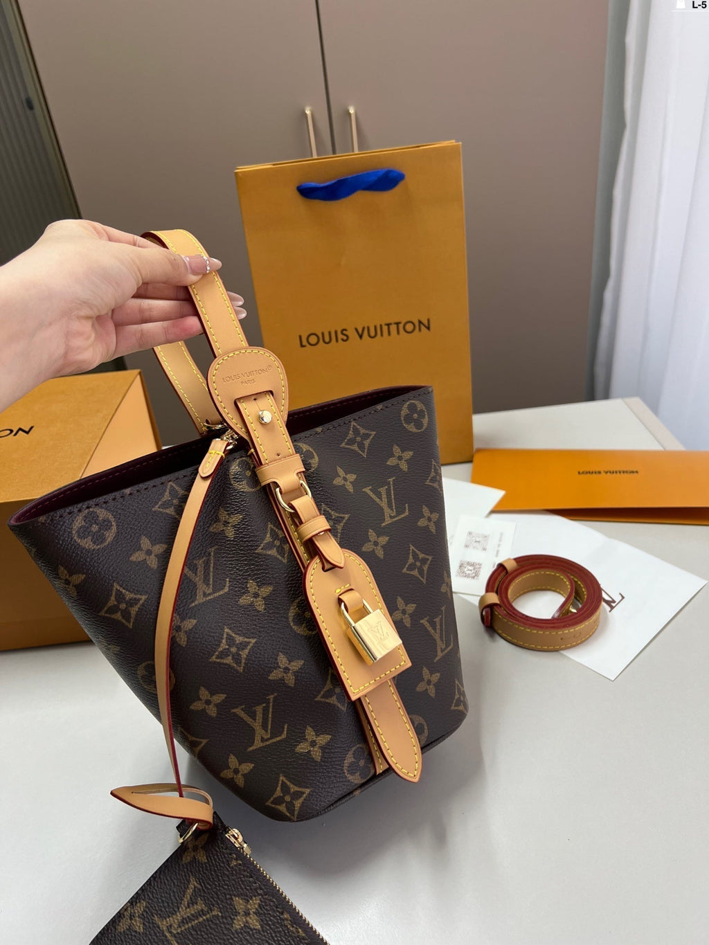 Louis Vuitton LV Vintage Bucket Tote Bag - Brown