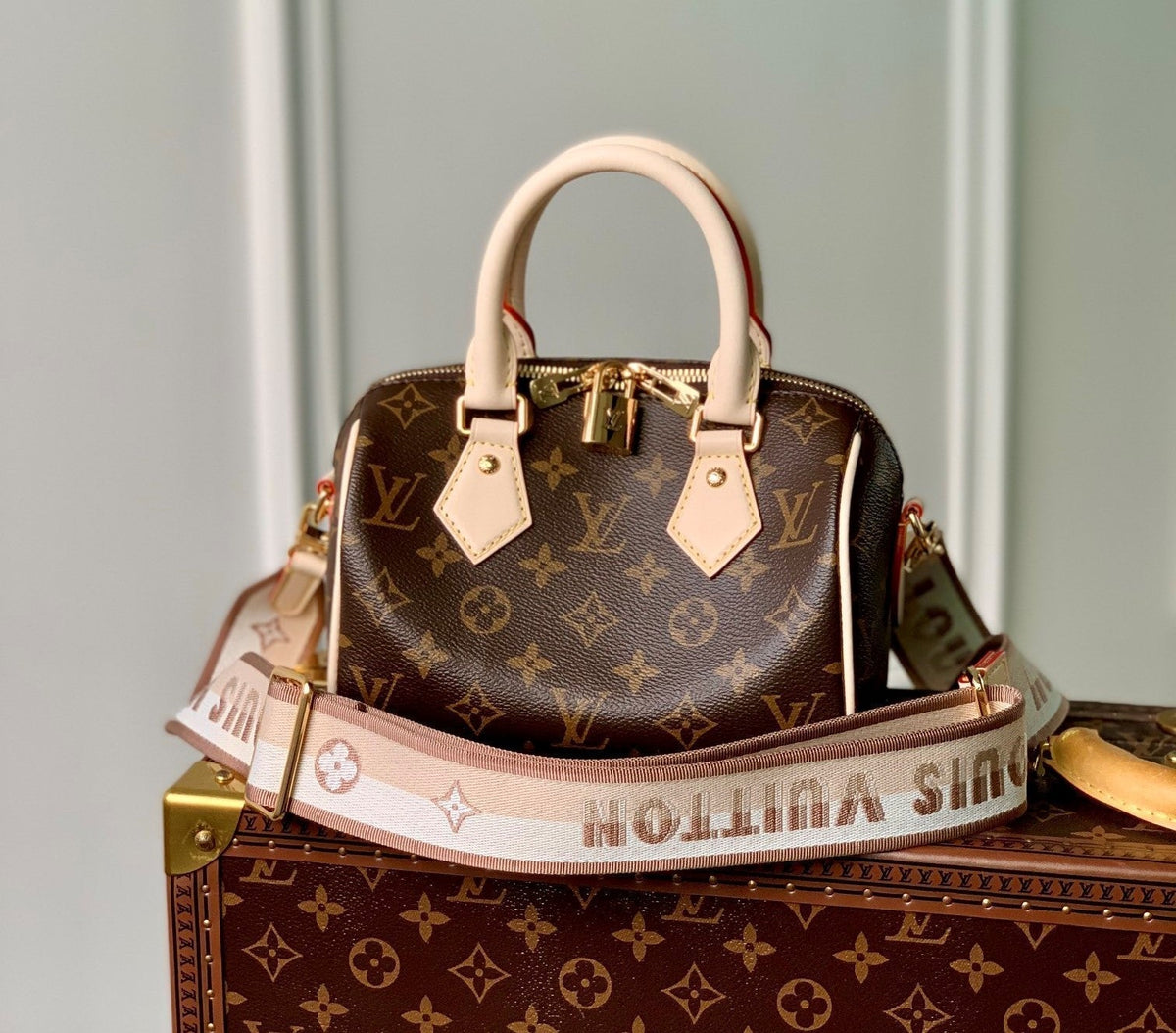 Louis Vuitton Speedy Bandouliere 20 Monogram Beige Strap Handbag