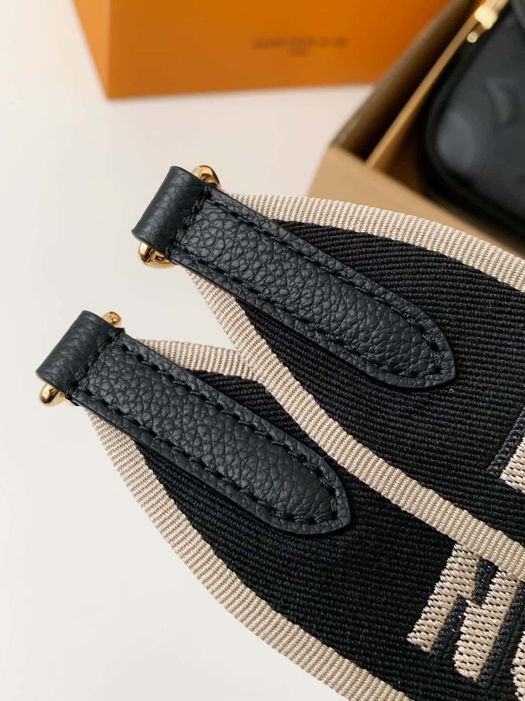 Louis Vuitton LV Diane Handbag - Black