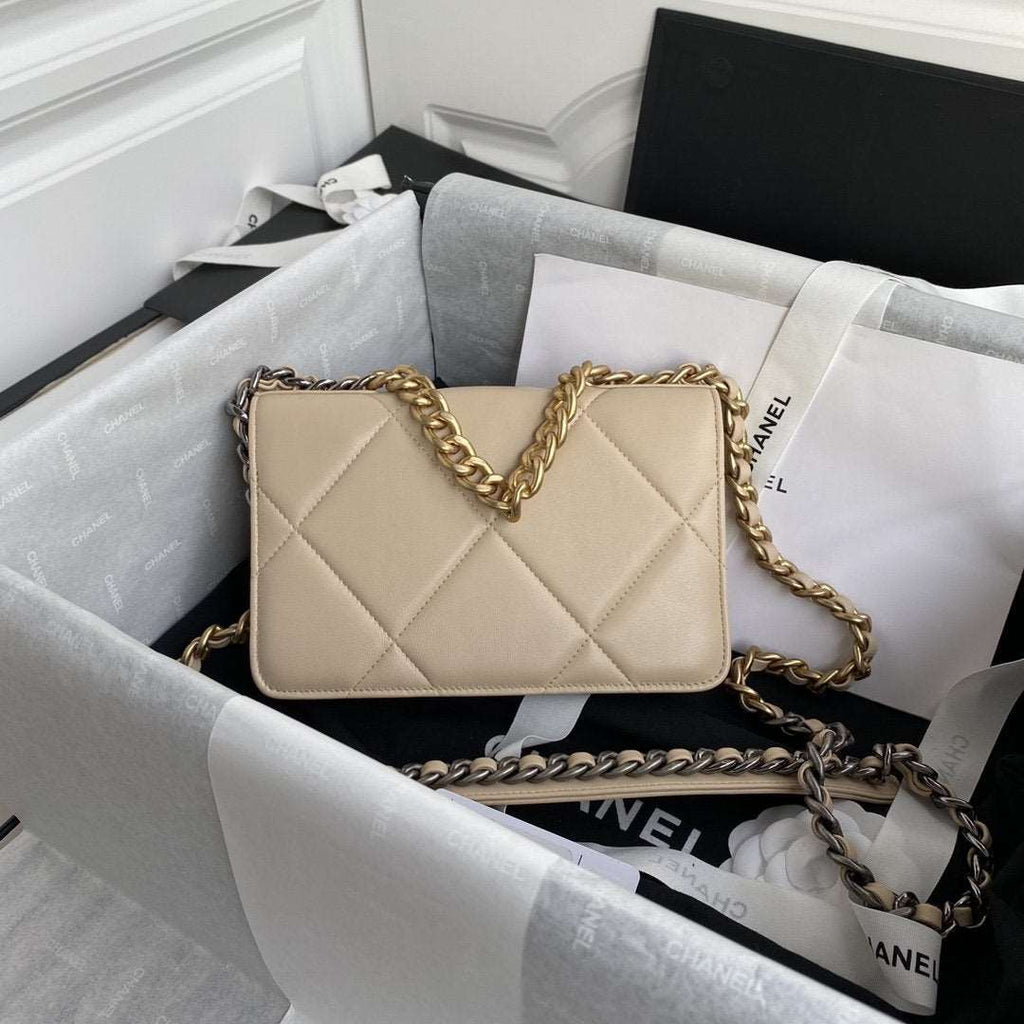 Chanel 19 Wallet On Chain WOC Beige