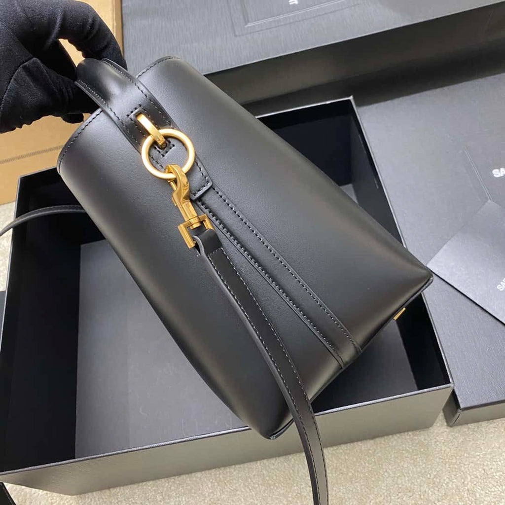 Louis Vuitton New Wave Multi-Pochette Handbag - Black