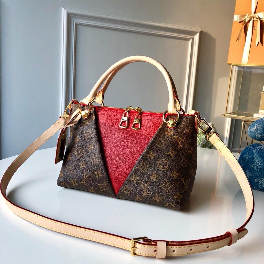 Louis Vuitton V Tote MM