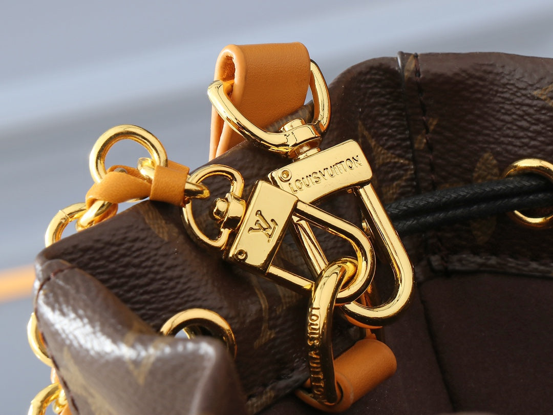 Louis Vuitton LV Classic No ̈¦ Handbag Tote Bag - Brown