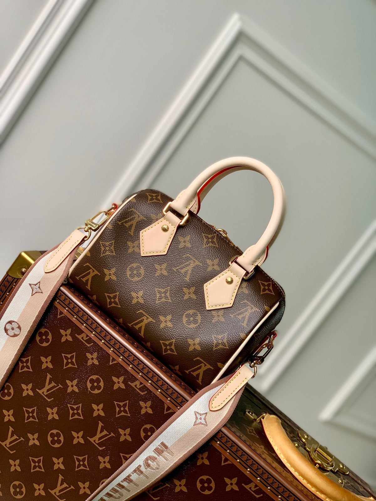 Louis Vuitton Speedy Bandouliere 20 Monogram Beige Strap Handbag