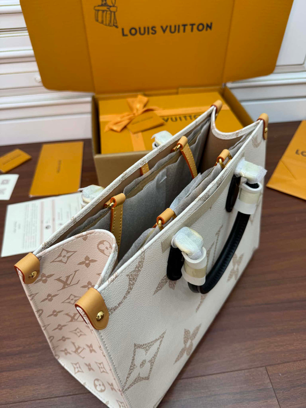Louis Vuitton OnTheGo MM Tote Bag Monogram Dune Cruise