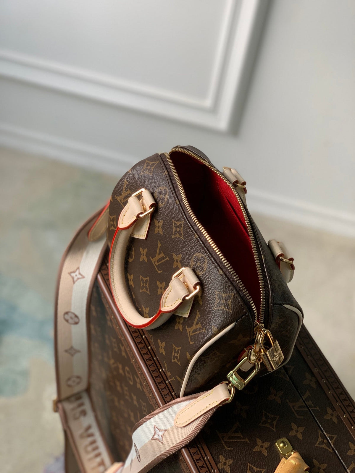 Louis Vuitton Speedy Bandouliere 20 Monogram Beige Strap Handbag