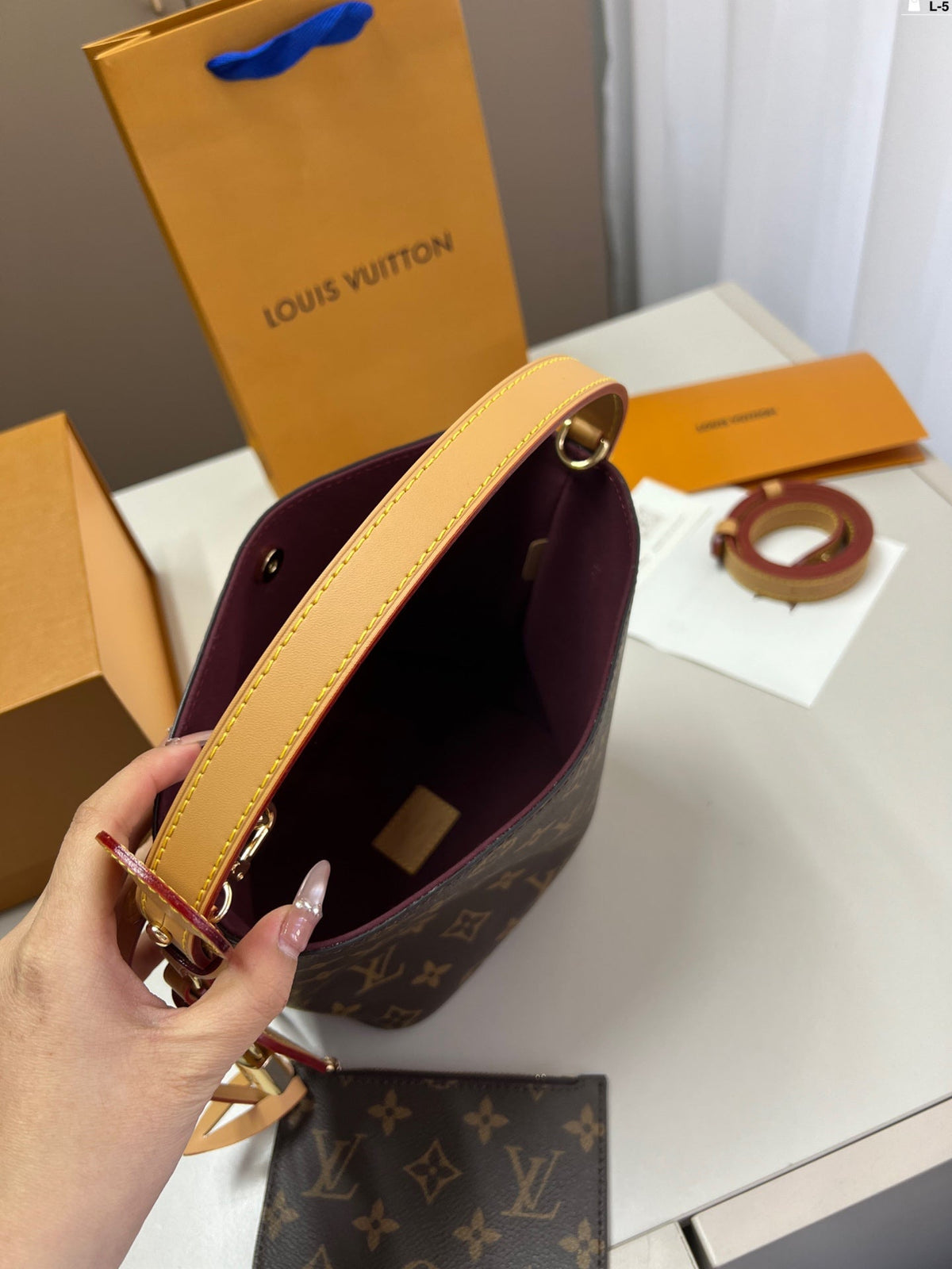 Louis Vuitton LV Vintage Bucket Tote Bag - Brown