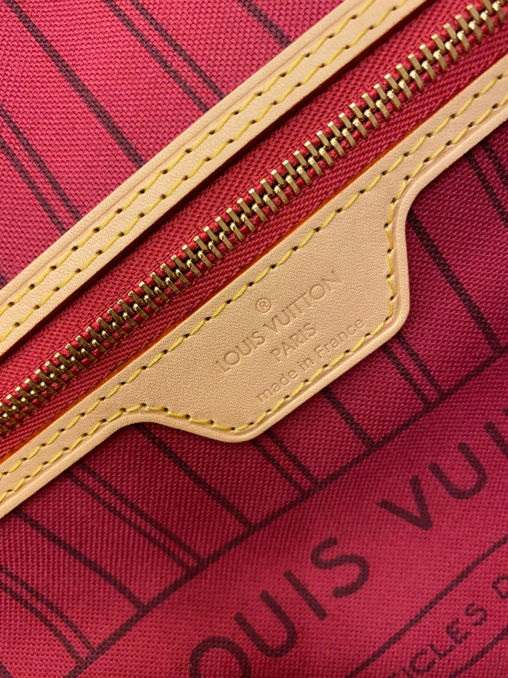 Louis Vuitton Tote Leather Bag - Khaki