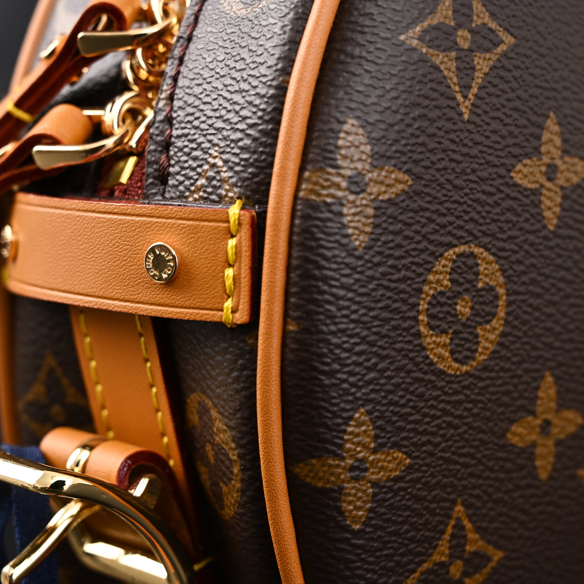 Louis Vuitton Boîte Chapeau Souple MM – Monogram Canvas Crossbody Bag