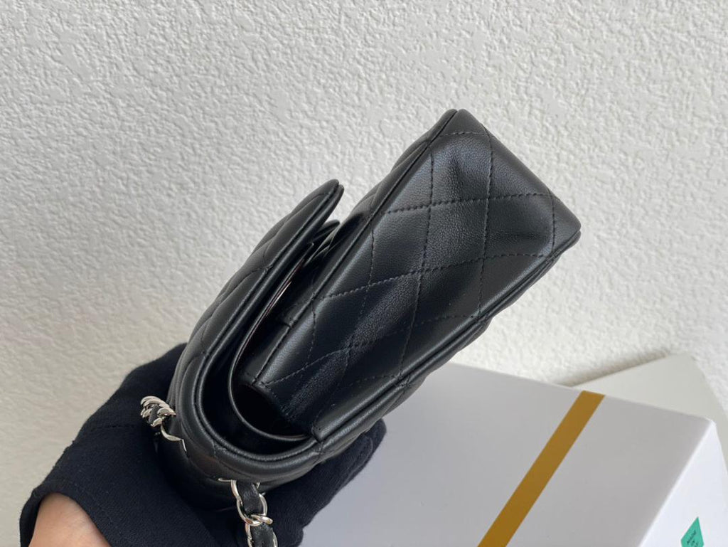 Chanel Timeless Classic Flap Bag Lambskin - Black