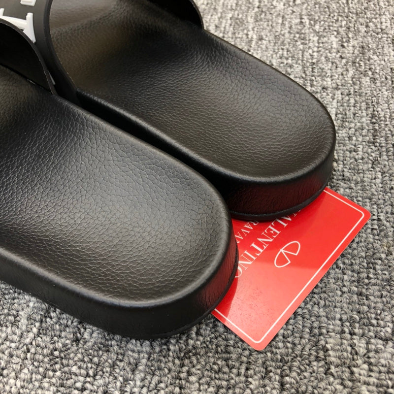 YVS3 Unisex Leather Slippers