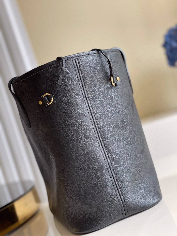 Louis Vuitton Neverfull MM Tote Bag - Black