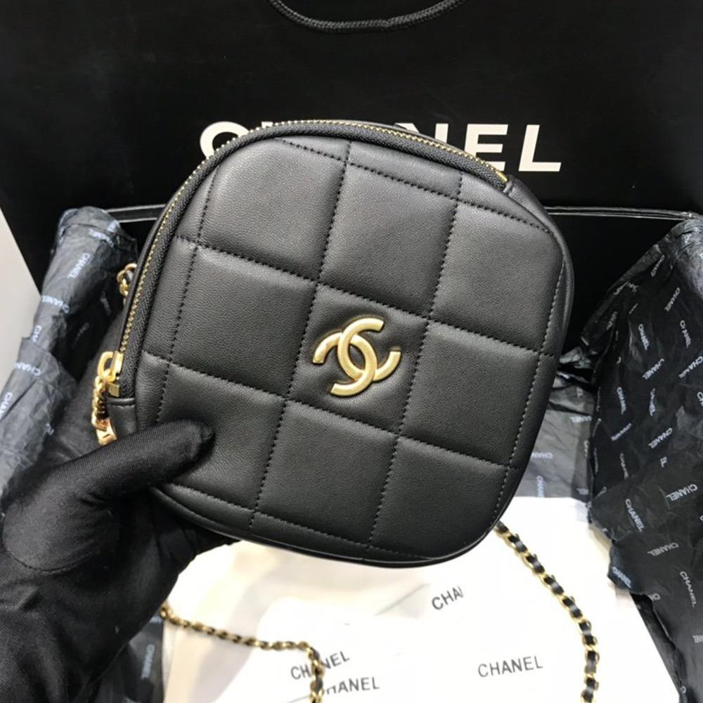 Chanel Runway Black Lambskin Leather Diamond Cut Bag