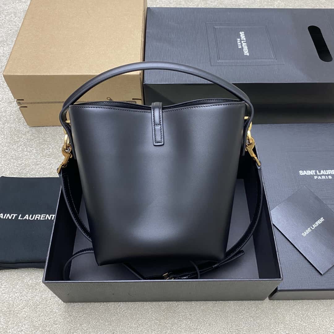 Louis Vuitton New Wave Multi-Pochette Handbag - Black