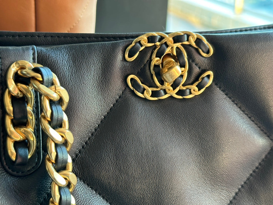 Chanel 19 Shopping Bag 41 Black Lambskin