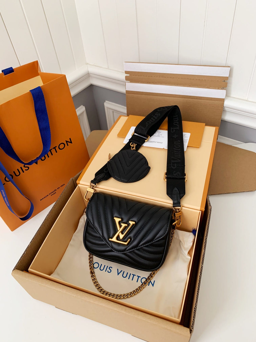 Louis Vuitton New Wave Multi-Pochette Handbag - Black