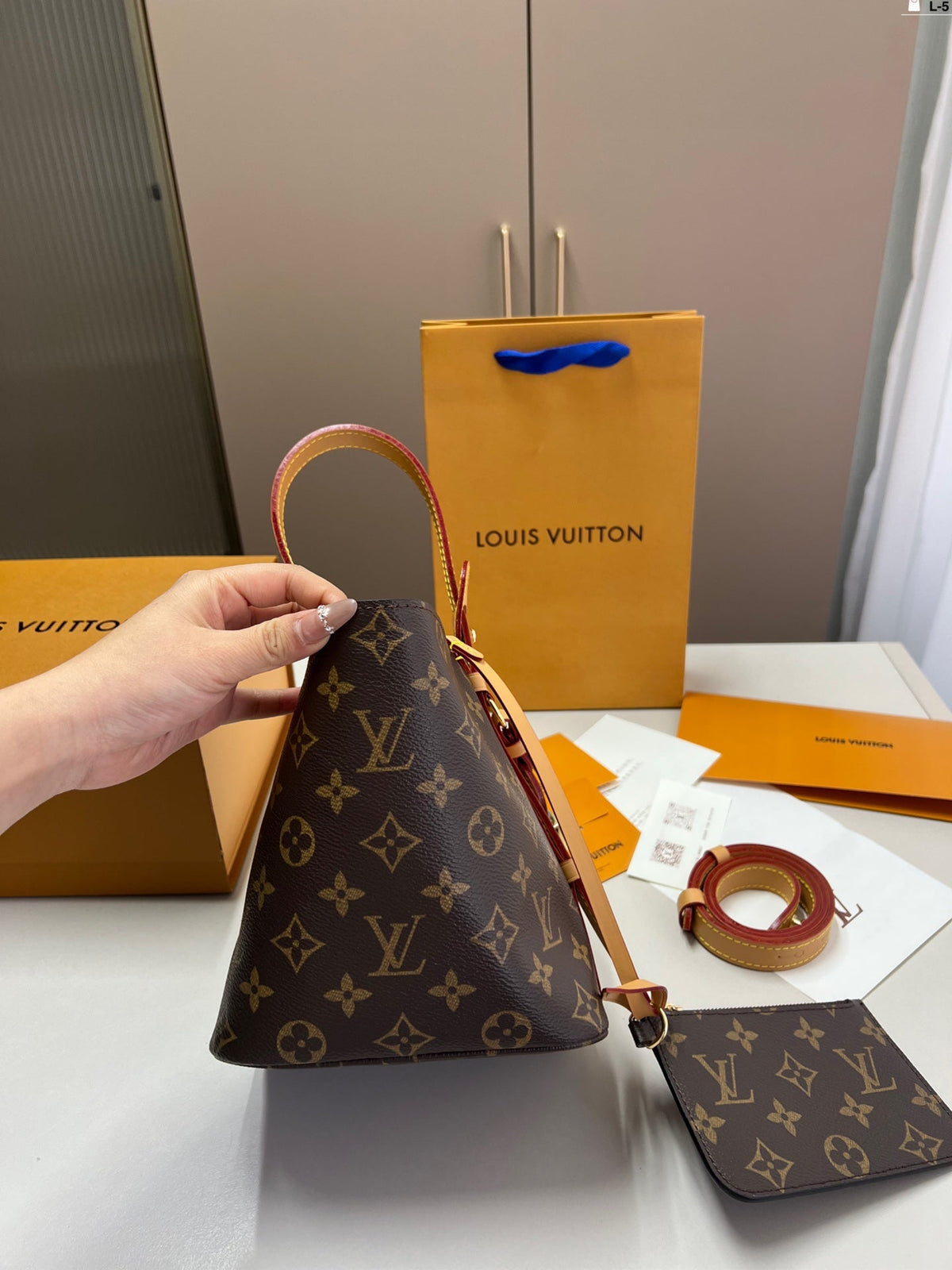 Louis Vuitton LV Vintage Bucket Tote Bag - Brown