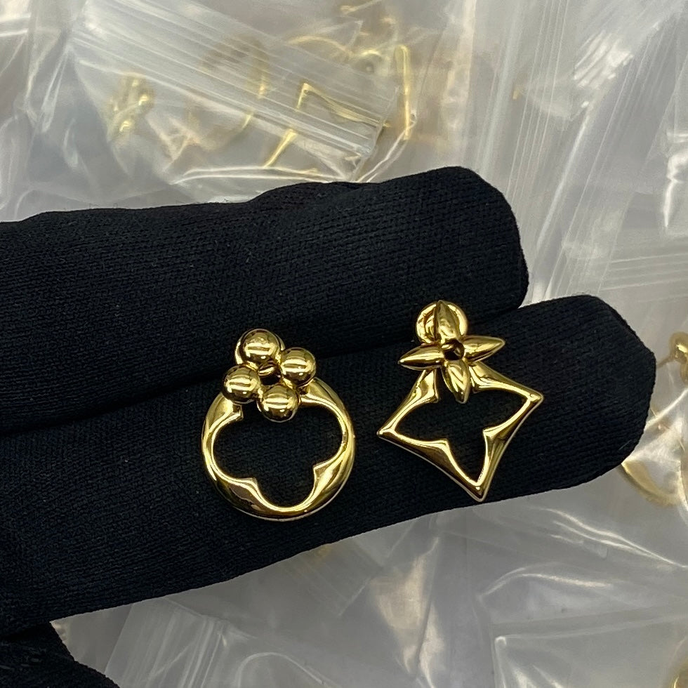 Louis Vuitton Flower Gram Earrings - 18K Yellow Gold