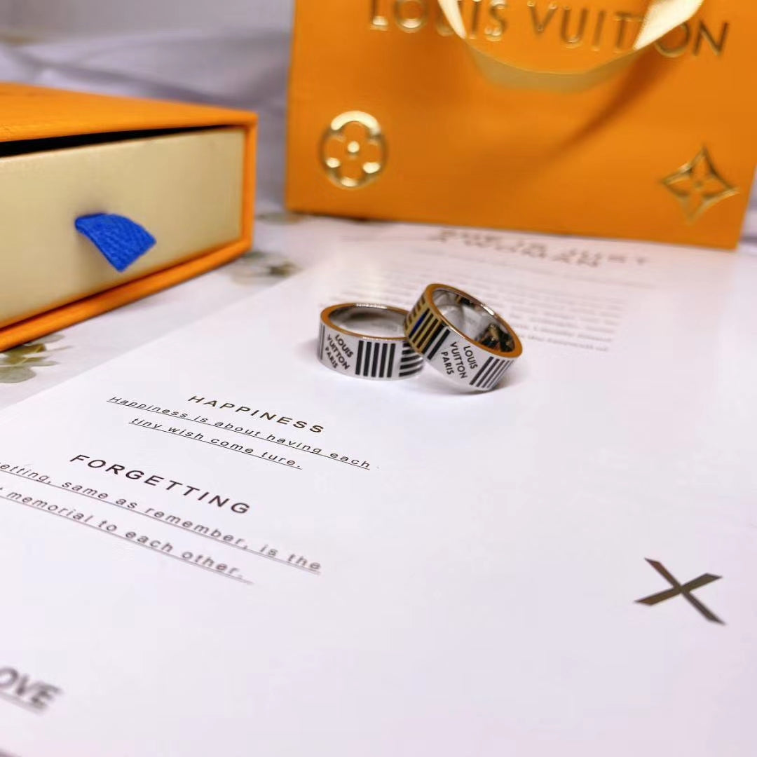 Louis Vuitton Damier Black Ring - 18K White Gold
