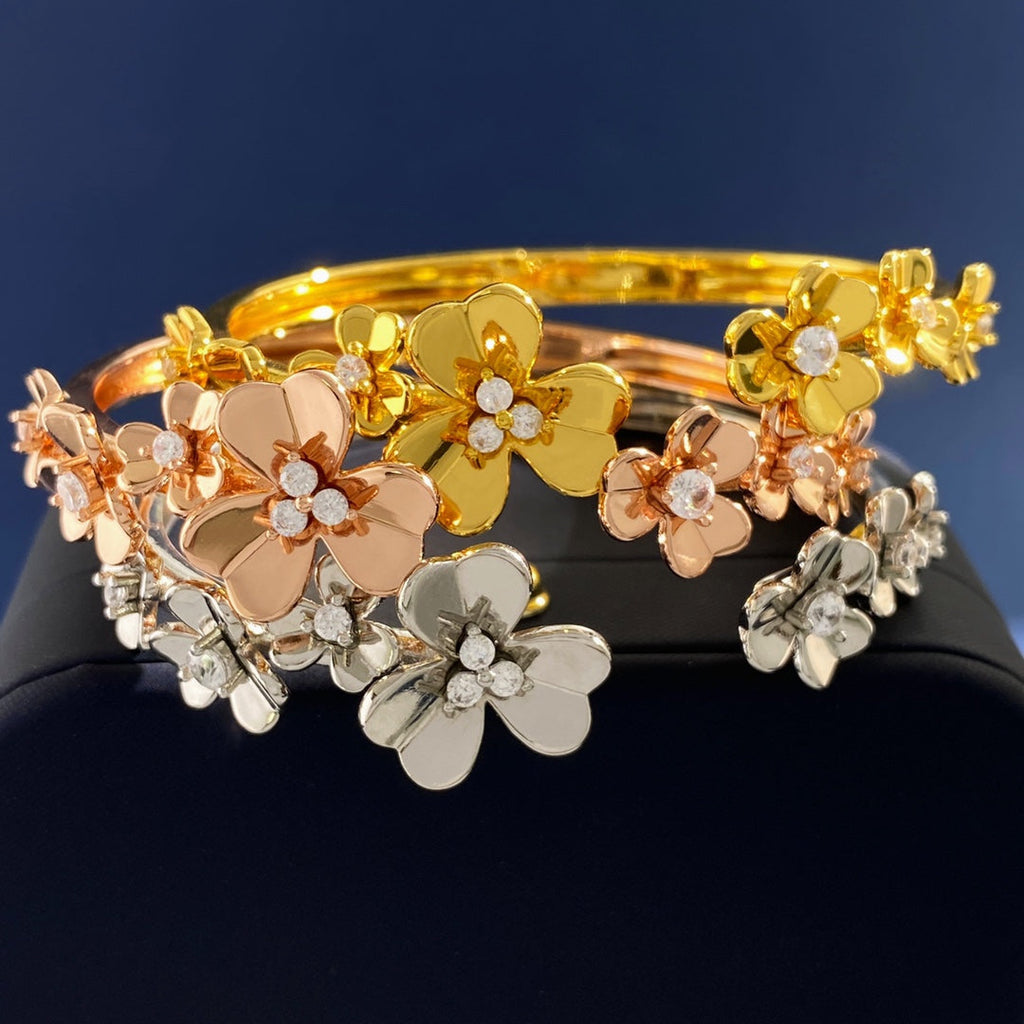 Frivole Seven Flowers Bracelet
