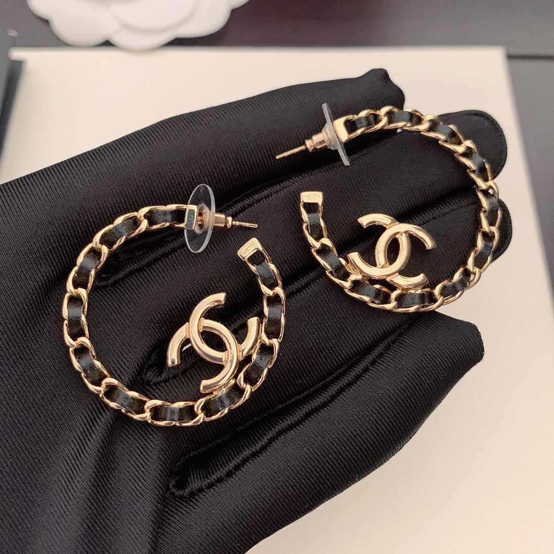 Chanel Strass Earrings - 18K Yellow Gold