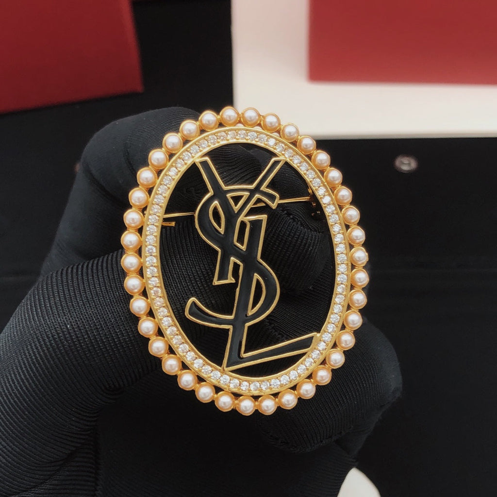 Oval Pearl Brooch