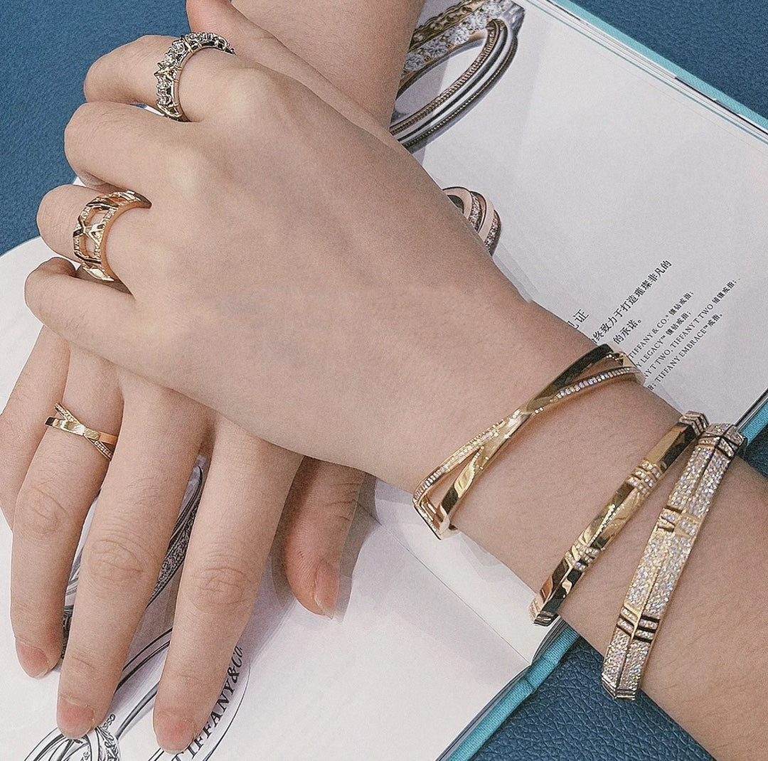 Tiffany Atlas x Narrow Hinged Bangle Bracelet - 18K Gold