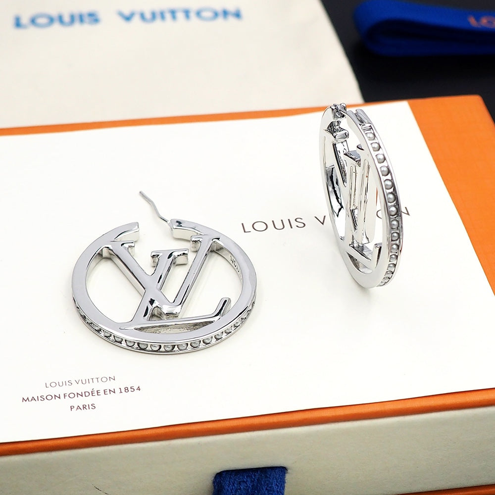 Louis Vuitton Louise Pearl Earrings - 18K Gold