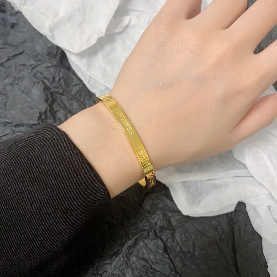 Hermes Bracelet - 18K Gold