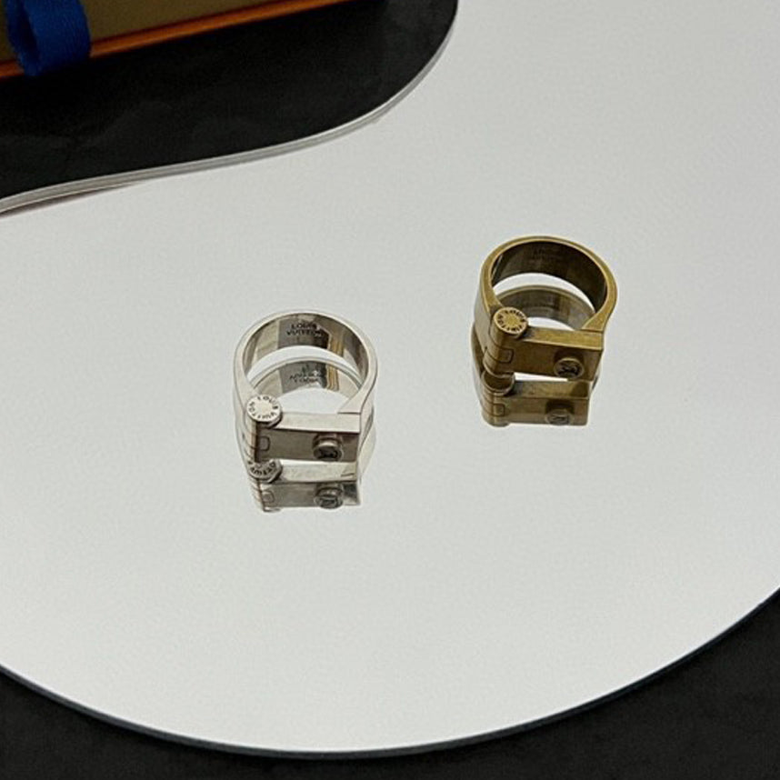 Louis Vuitton Lock Vintage Ring - 18K Gold