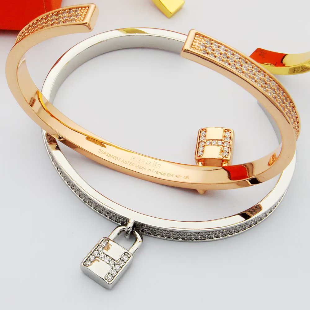 Hermes Kelly Lock Vintage Hermes Bracelet - 18K Gold