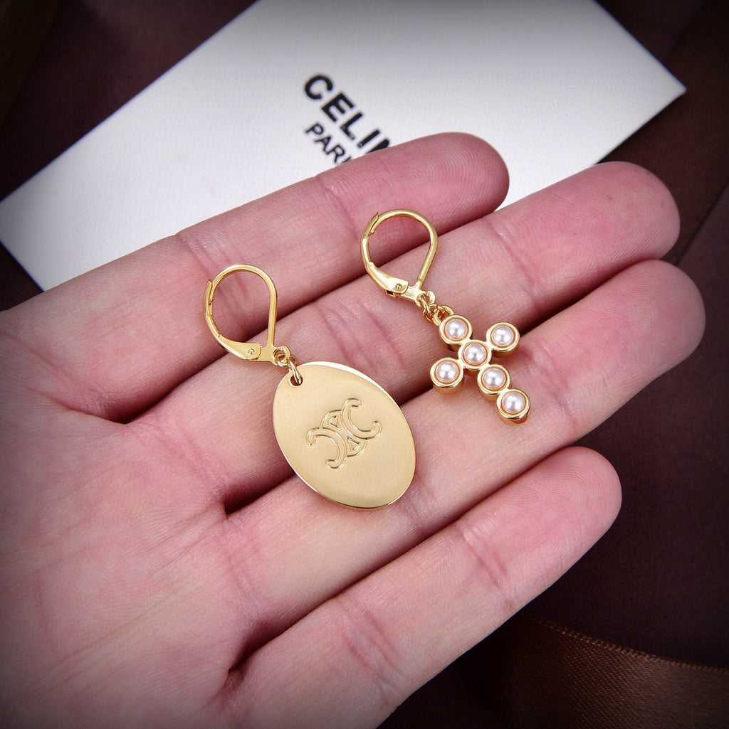 Celine Triomphe Precious Earrings - 18K Yellow Gold