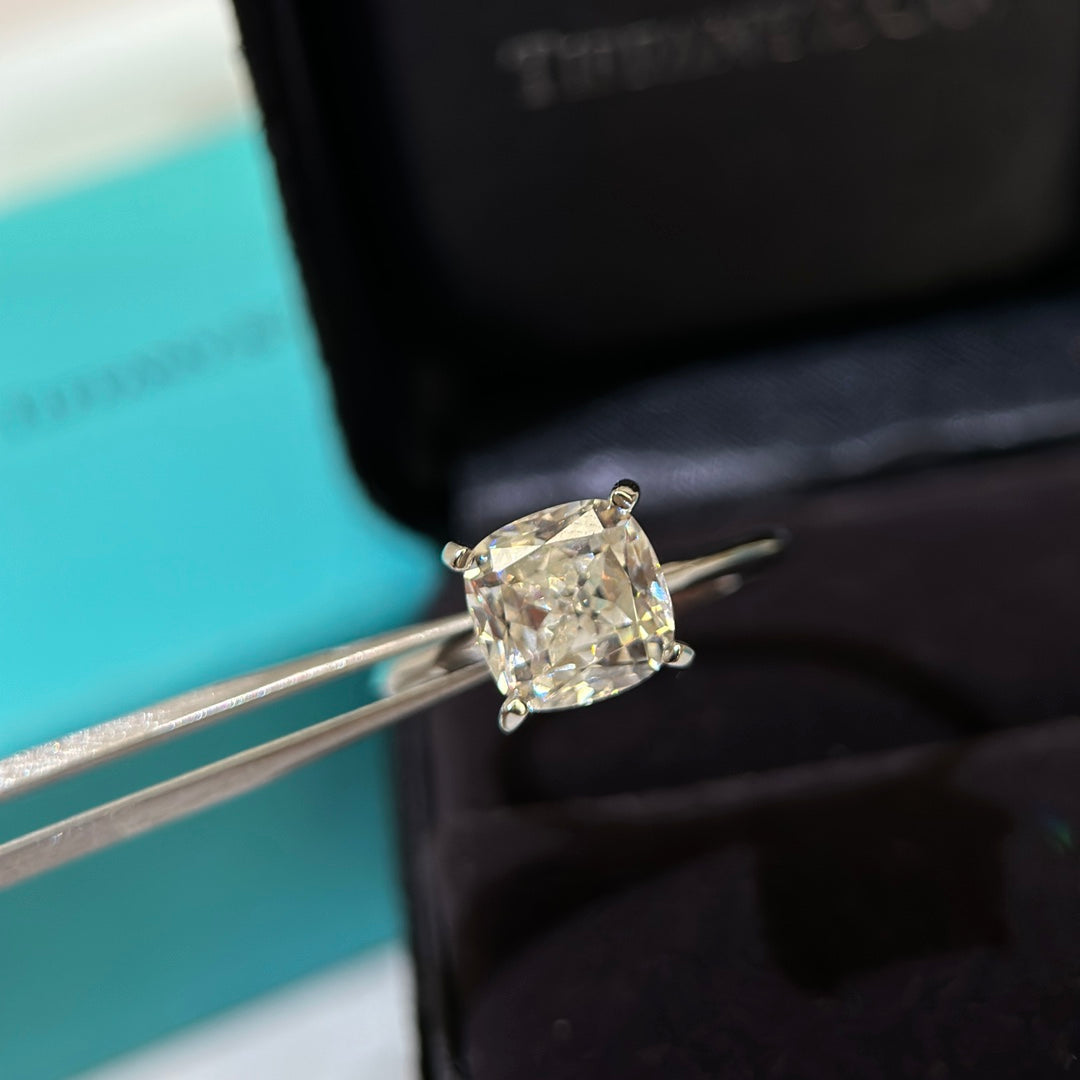Tiffany True Engagement Ring - 18K White Gold