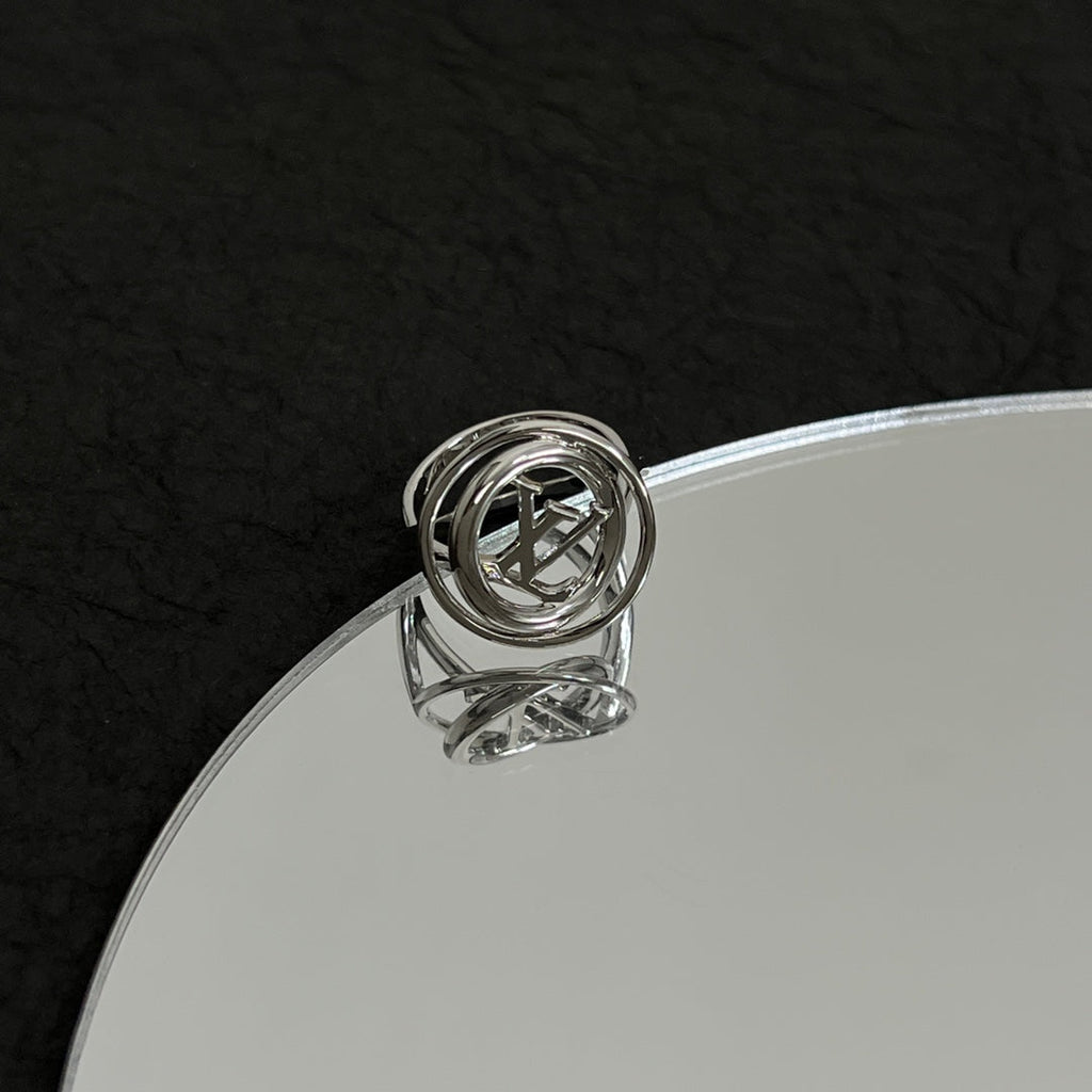 Louis Vuitton Stellar Ring - 18K Gold