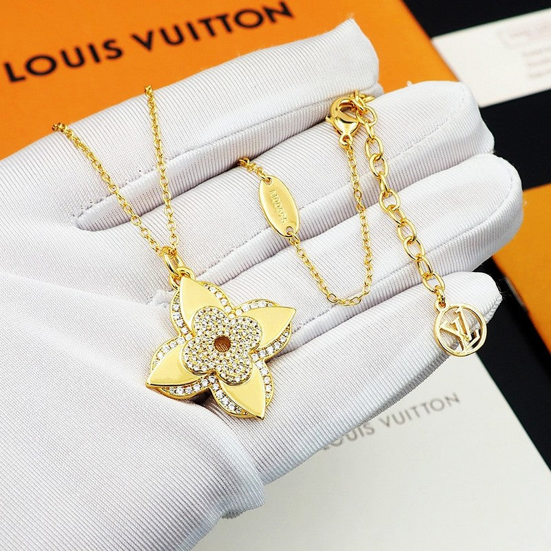 Louis Vuitton Medaillon Necklace