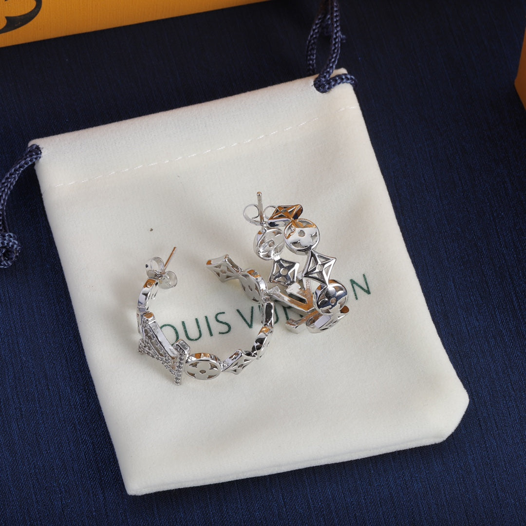 Louis Vuitton Script Diamond Earrings - 18K White Gold