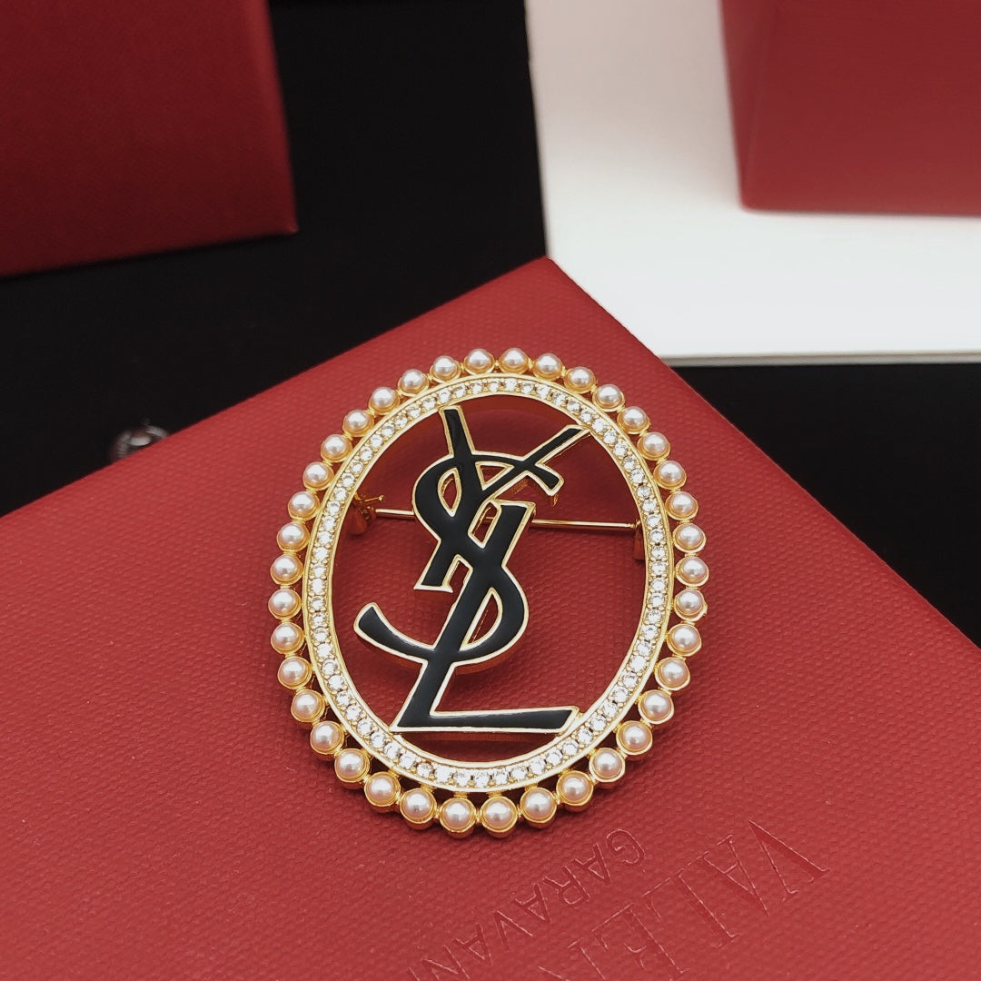 Oval Pearl Brooch