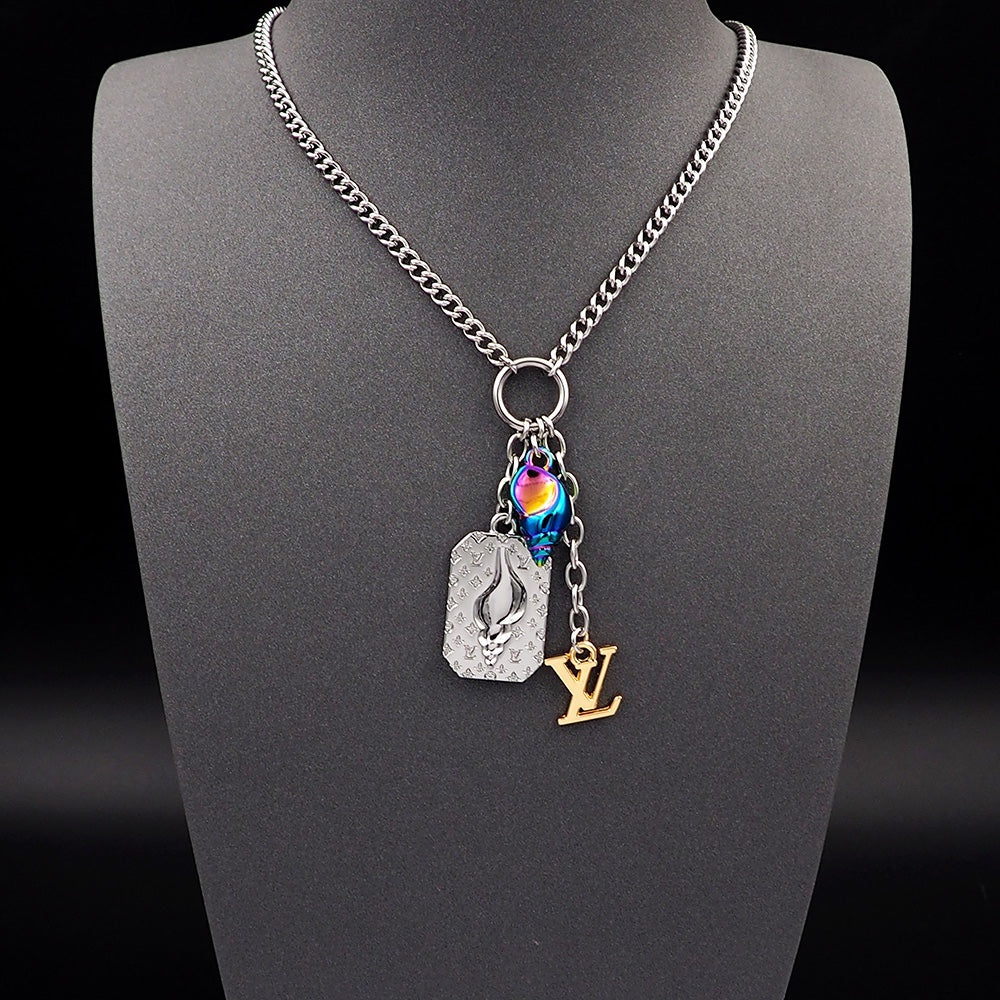 Louis Vuitton Shell Necklace