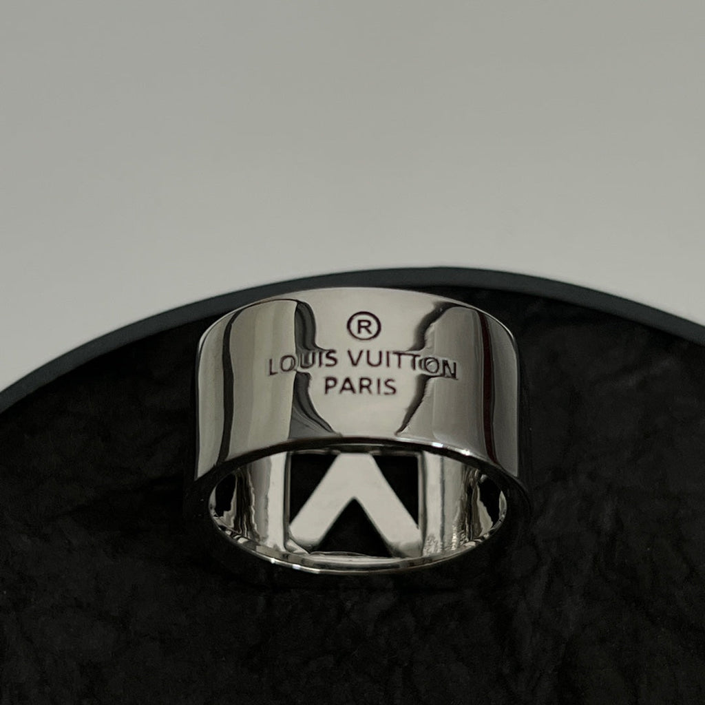 Louis Vuitton Vintage Ring - 18K White Gold