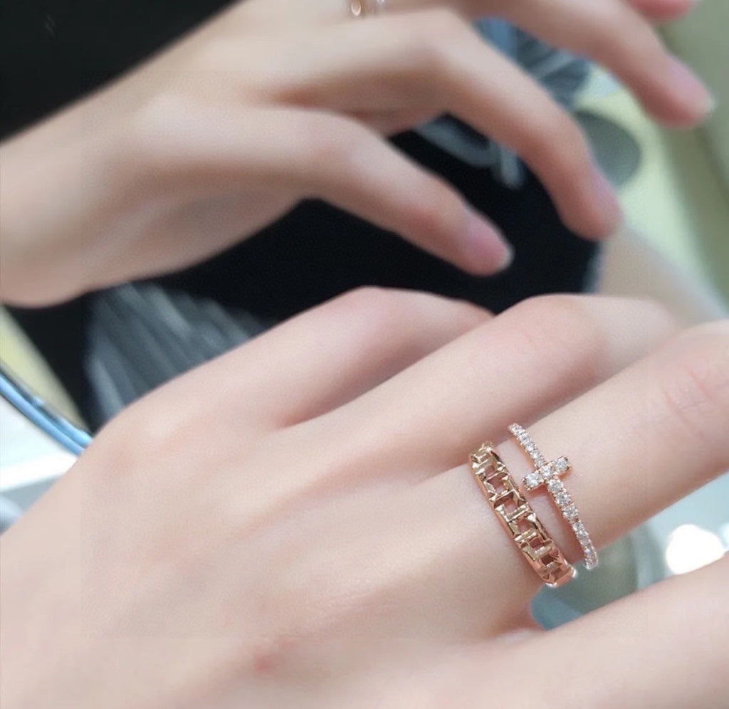 Tiffany Moissanite Wire Ring - 18K Gold